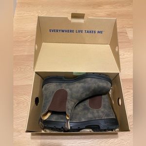 Brand new men’s Blundstone 585 boot in Rustic Brown.